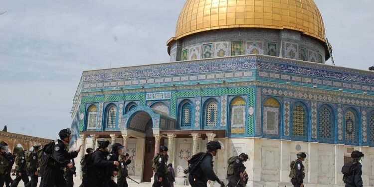 قانون منع الأذان.. هل تتجه إسرائيل لفرض سيادة كاملة على القدس؟