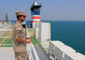 الحوثيون يشعلون البحر الأحمر.. تهديدات الملاحة توسع دائرة التصعيد الإقليمي