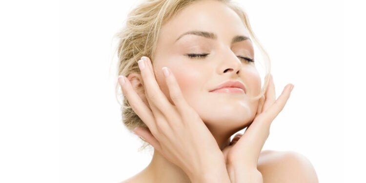 مستحضرات التجميل الطبيعية.. فوائد زبدة الكاكاو للبشرة