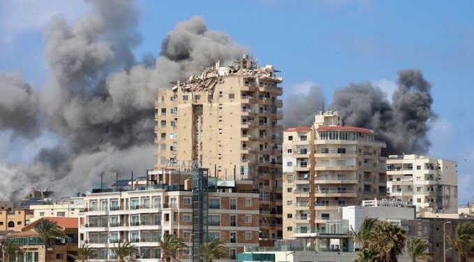 غارات إسرائيلية دامية تشعل جنوب لبنان وتنسف هدنة واشنطن