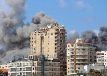 غارة إسرائيلية جديدة تهز جنوب لبنان رغم اتفاق إنهاء الصراع المرتقب