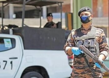 حملة واسعة تهز بغداد.. اعتقالات تطال مسؤولين ونوابًا ورجال أعمال