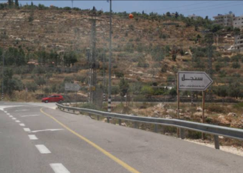 إسرائيل تعزل سنجل بإغلاق آخر طرقها