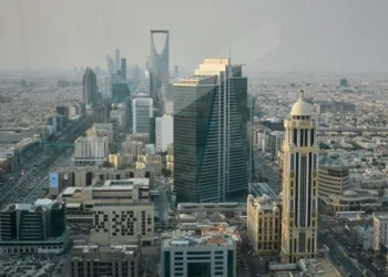 رشقات باليستية حوثية تضرب السعودية وعدن وتُشعل حرب المقرات